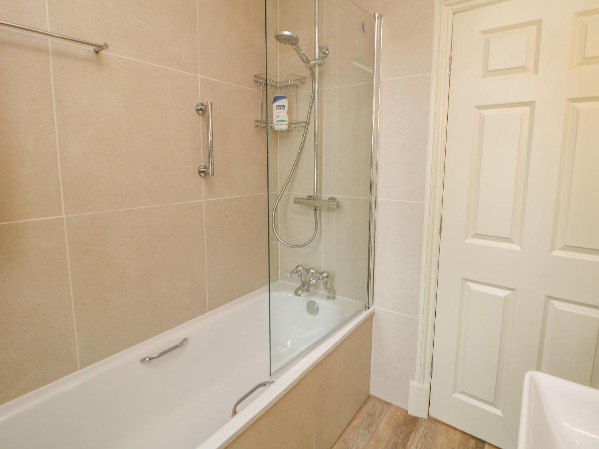 Апартаменты Flat 3 Haslemere Бакстон Экстерьер фото